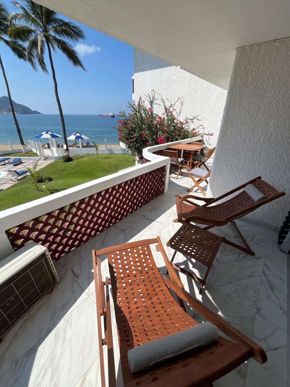 Spacious Apartment In Manzanillo Right On The Beach Dış mekan fotoğraf