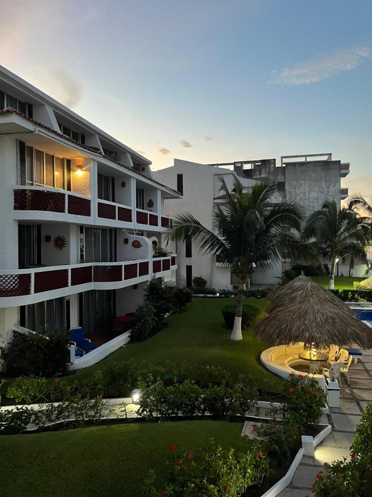 Spacious Apartment In Manzanillo Right On The Beach Dış mekan fotoğraf